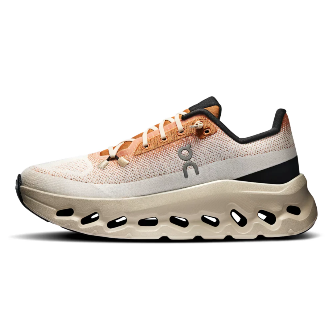 On Cloudtilt 'Ivory Almond'