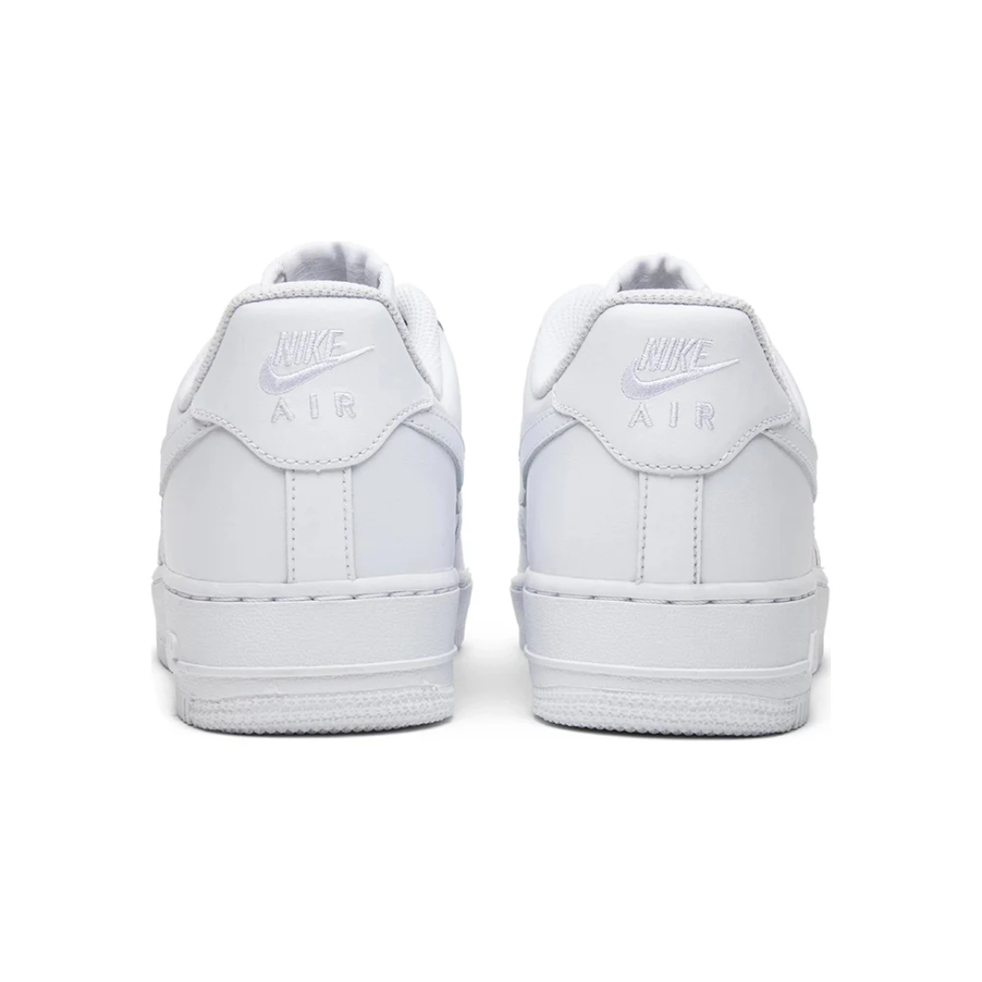 Nike Air Force 1 ’07 White sneakers toe box