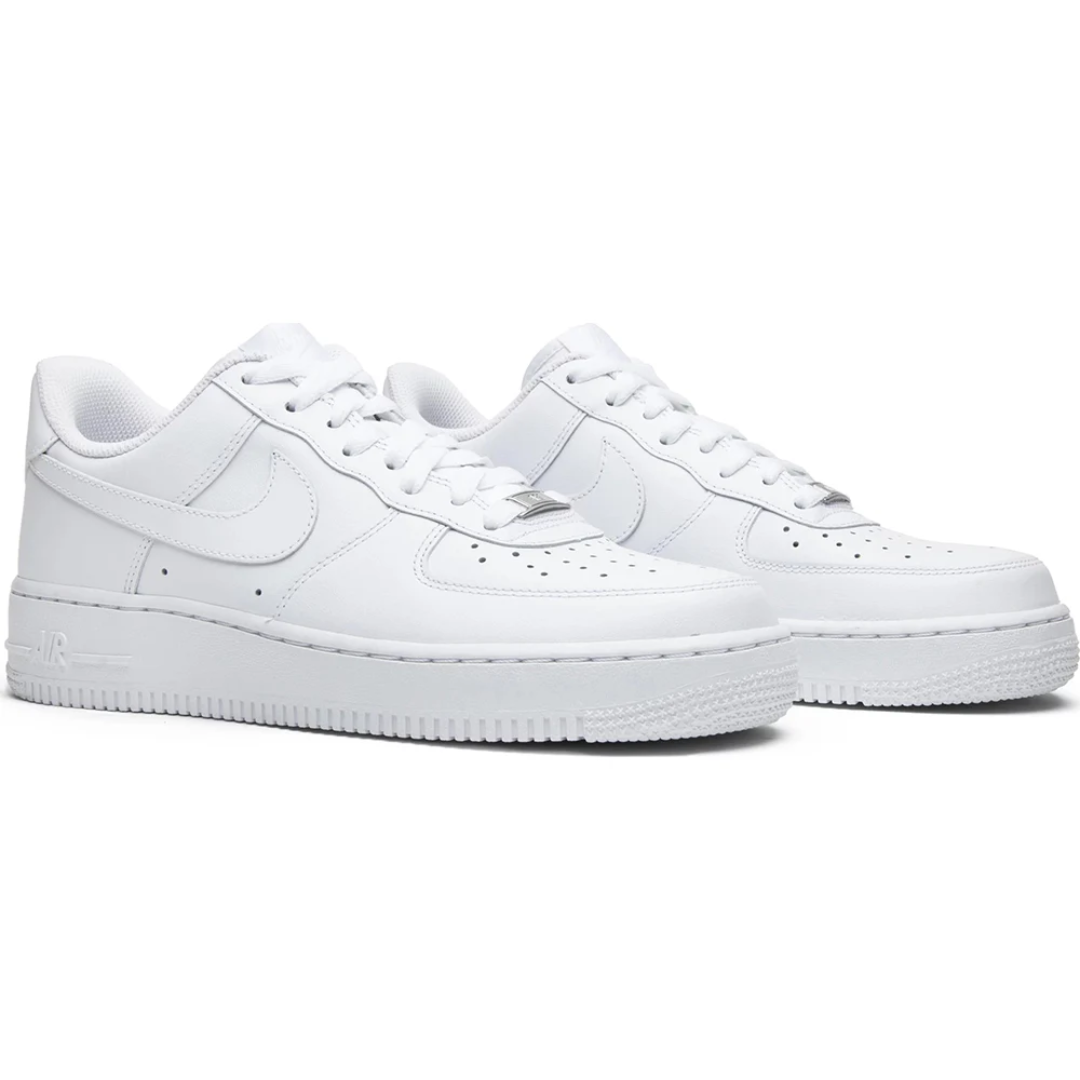 Nike Air Force 1 ’07 White sneakers heel view