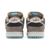 Nike Dunk Low SB Big Money Savings sneakers tongue detail
