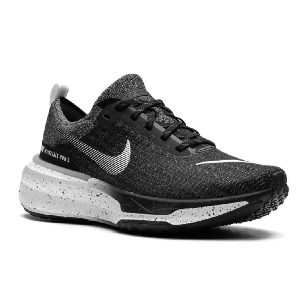 Nike ZoomX Invincible Run Flyknit 3 "Oreo"