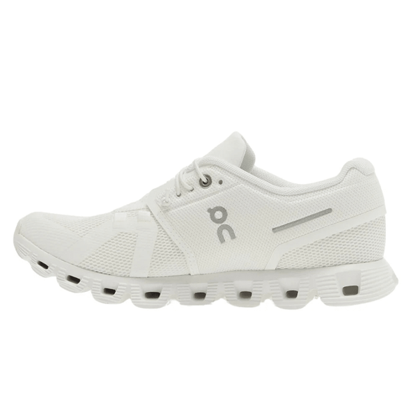 On Cloud 5 Undyed–White White on feet Dubai