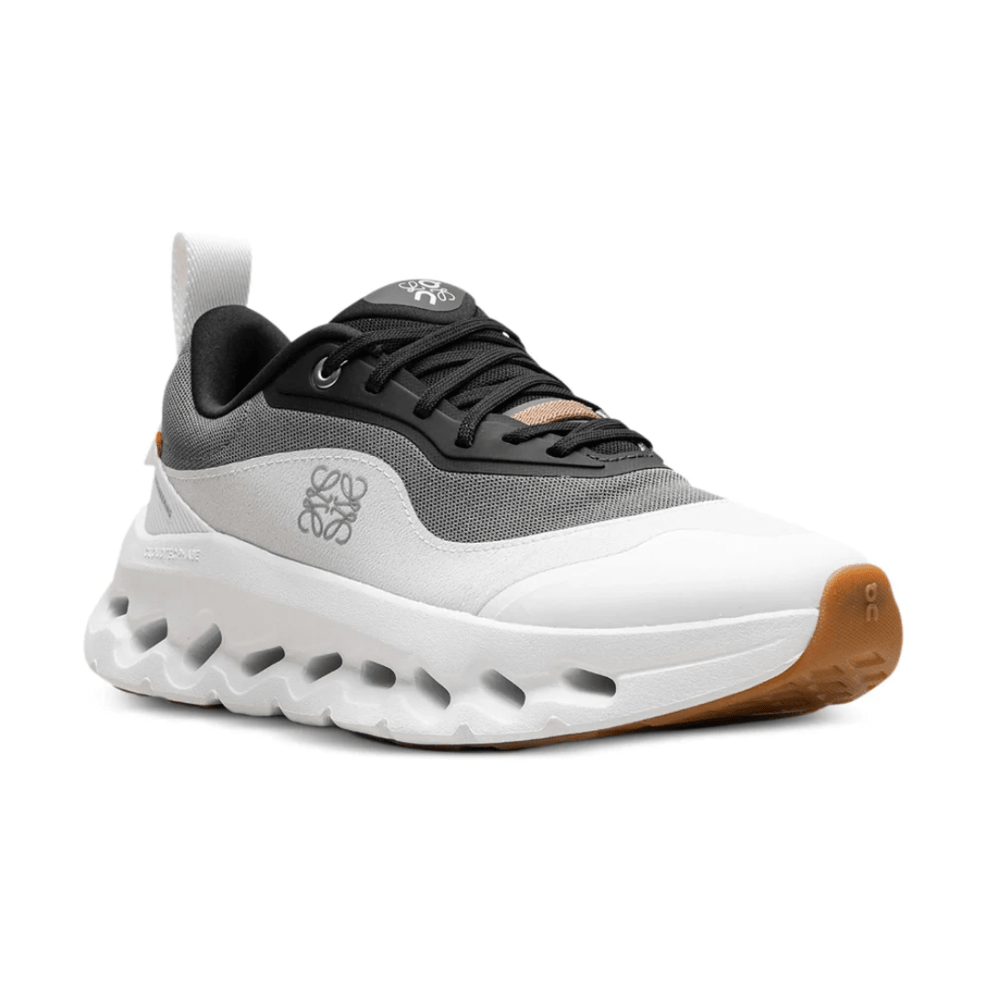 On Running x Loewe Cloudtilt 2 Black White heel view
