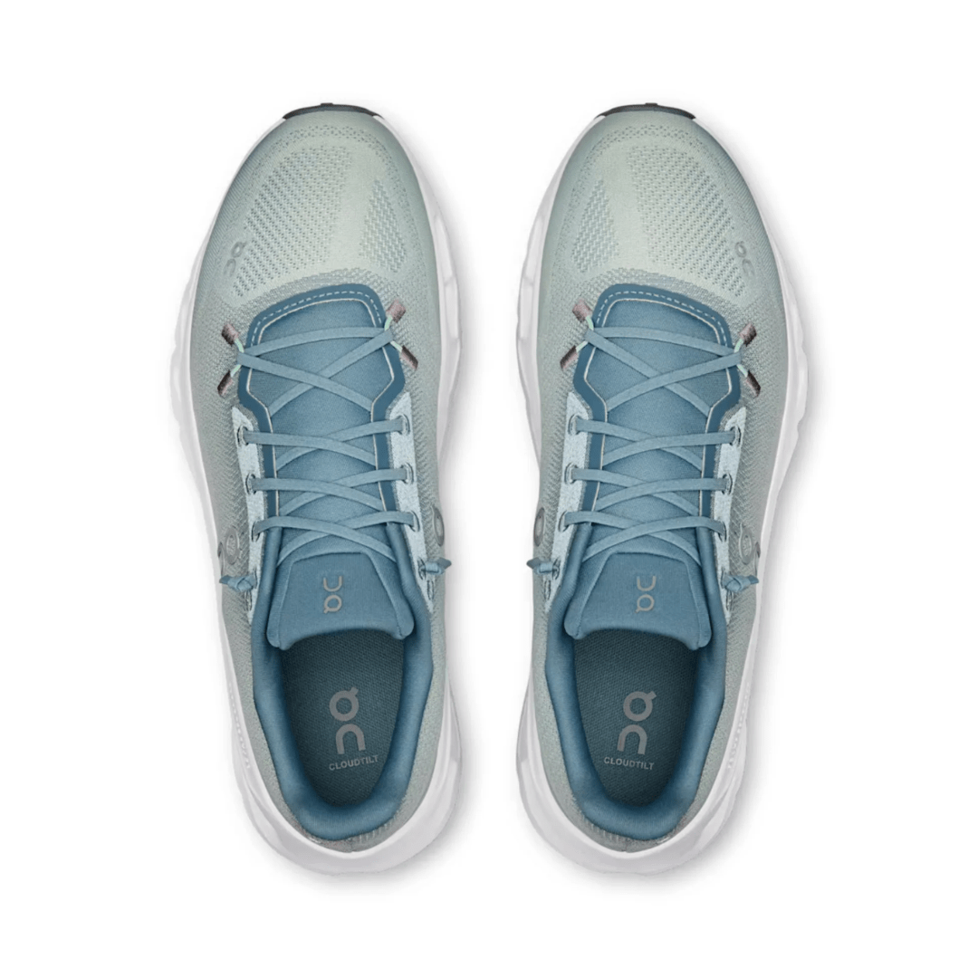 Engineered mesh upper and speed laces of On Cloudtilt