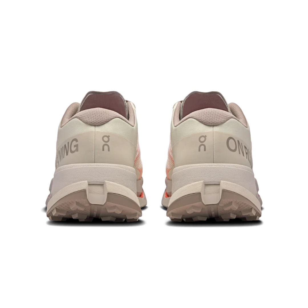 On Running Cloudultra 3 Cinder Pearl close-up detail